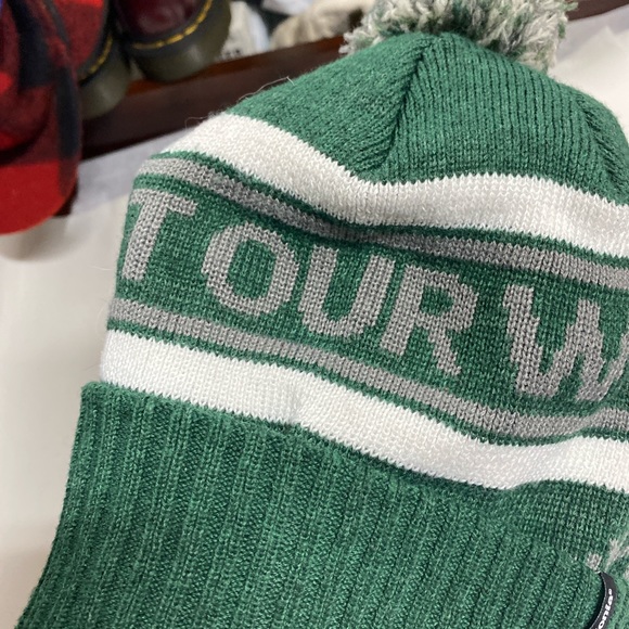 Patagonia Pom Pom Beanie - Picture 3 of 5